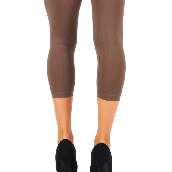 ✂️ SPRING SWEEP SALE Yelete Taupe Lightweight Capri Leggings One Size - Picture 6 of 10